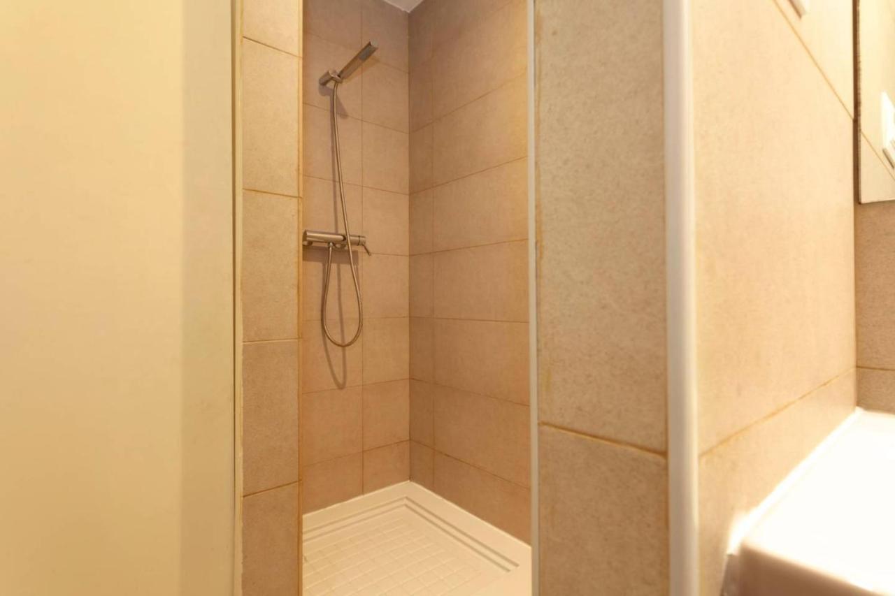 Centric 2 Bedroom With A Private Lovely Terrace * Barcelone
